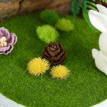 Load image into Gallery viewer, 35 pcs Miniature Grass Tuft Bush Cluster Models Train Railway Layout Accessories DIY Landscape Dollhouse Terrarium Diorama Craft Supplies