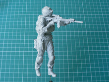 Load image into Gallery viewer, U.S. Army Ranger Soldier Unpainted Resin Figure 1/16 Scale Unassembled Model