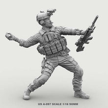 Load image into Gallery viewer, U.S. NAVY SEAL SCAR Mk.20 Sniper Soldier Throwing M18 Grenade Unpainted Resin Figure 1/16 Scale Unassembled Model
