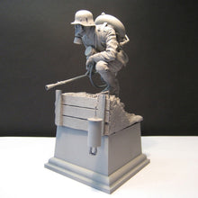 Load image into Gallery viewer, WWI German Soldier Flamflower w/M1917 (Wex) Unpainted Resin Figure 1/16 Scale Unassembled Model