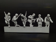 Load image into Gallery viewer, WWII Military Motorcycle Troops Soldiers 6 People Miniature Unpainted Resin Figure 1/72 Scale Unassembled Model