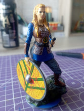 Load image into Gallery viewer, Ancient Roman Female Soldier Unpainted Resin Figure 1/18 Scale Unassembled Model