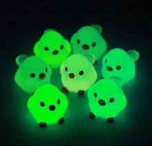 Load image into Gallery viewer, 20pcs Mini Resin Birds & Animals Glow in the Dark Tiny Luminous Figurines for Fairy Garden, Terrarium, Micro Landscape Crafts
