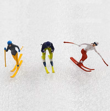 Load image into Gallery viewer, 3pcs Miniature Skier & Snowboarder Figures 1:87 Scale Model Diorama, Railway Scenery Craft Supplies