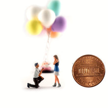 Load image into Gallery viewer, Miniature Couple Figurines 1:64 Scale Resin People for Diorama Scenery Crafts (2pcs)