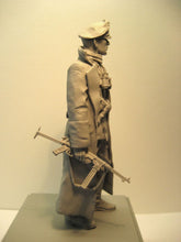 Load image into Gallery viewer, WWII Western War Commander Soldier Unpainted Resin Figure 1/16 Scale Unassembled Model
