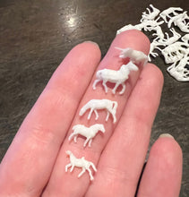 Load image into Gallery viewer, 100 pcs Miniature Horse Farm Animal Unpainted Figures 1:160 Models N Scale Garden Landscape Scenery Layout Accessories Diorama Supplies