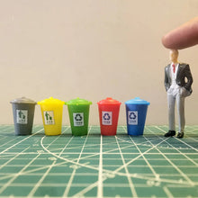 Load image into Gallery viewer, 5pcs Miniatures Plastic Round Garbage Bins 1/30 G Scale Trash Can Model Set for Diorama Scenery Railway Layout Building and Sand Table