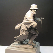Load image into Gallery viewer, WWII Sixth Legion Soldier Unpainted Resin Figure 1/16 Scale Unassembled Model
