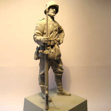 Load image into Gallery viewer, WWII Soldier Gunner Unpainted Resin Figure 1/16 Scale Unassembled Model