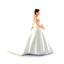 Load image into Gallery viewer, 2 pcs Miniature Wedding Married Couple People Figure 1:64 Model Sand Table Scenery Building Landscape Accessories Toys Diorama Supplies