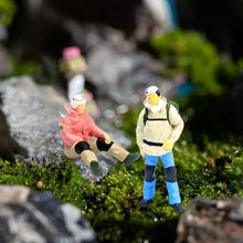 Load image into Gallery viewer, 2 pcs Miniature Climbing Hiking Man Woman People Figure 1:87 Model Sand Table Layout Building Landscape Accessories Diorama Supplies