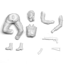 Load image into Gallery viewer, Russian Female Infantry Soldier Unpainted Resin Figure 1/16 Scale Unassembled Model