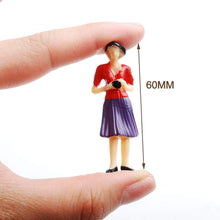 Load image into Gallery viewer, Miniature People Models 1:32 Scale, O Scale Figure Set, Model Railway Diorama Supplies (50pcs)