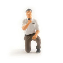 Load image into Gallery viewer, Miniature Couple Figurines 1:64 Scale Resin People for Diorama Scenery Crafts (2pcs)