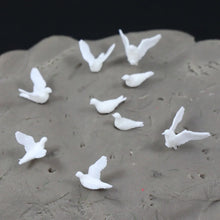Load image into Gallery viewer, 24 pcs Miniature Pigeon Dove Bird Animal Unpainted Figures 1:75 Models OO Scale Dollhouse Garden Landscape Scenery Layout Diorama Supplies