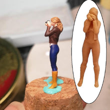 Load image into Gallery viewer, Miniature Spice Woman People Unpainted Figure 1:64 Scale Models Street Building Landscape Scenery Layout Accessories Diorama Supplies