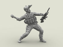 Load image into Gallery viewer, U.S. NAVY SEAL SCAR Mk.20 Sniper Soldier Throwing M18 Grenade Unpainted Resin Figure 1/16 Scale Unassembled Model