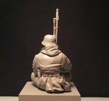 Load image into Gallery viewer, WWII German Tank Soldier Seated Unpainted Resin Figure 1/16 Scale Unassembled Model