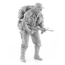 Load image into Gallery viewer, 1970 Vietnam War US Infantry Soldier Unpainted Resin Figure 1/16 Scale Unassembled Model