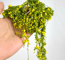 Load image into Gallery viewer, Miniature Flower Vine for Diorama, Model Railway Scenery, Dollhouse Garden and Landscape
