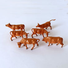 Load image into Gallery viewer, 6pcs Unpainted Miniature Cow Figures, 1:87 Scale Farm Animals Diorama Craft Supplies