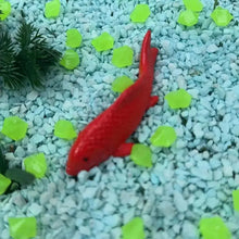 Load image into Gallery viewer, 5pcs Miniatures Koi Fish Resin Models for Micro Landscape Diorama Dollhouse Decor Aquarium Scene DIY Craft Supplies