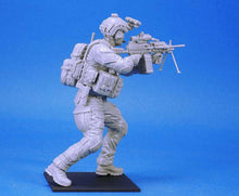 Load image into Gallery viewer, U.S. Special Forces Commando Member Soldier Unpainted Resin Figure 1/16 Scale Unassembled Model
