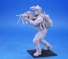 Load image into Gallery viewer, U.S. Special Forces Commando Member Soldier Unpainted Resin Figure 1/16 Scale Unassembled Model
