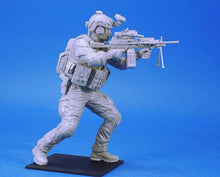 Load image into Gallery viewer, U.S. Special Forces Commando Member Soldier Unpainted Resin Figure 1/16 Scale Unassembled Model
