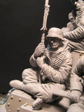 Load image into Gallery viewer, WWII German Tank Soldier Seated Unpainted Resin Figure 1/16 Scale Unassembled Model