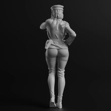 Load image into Gallery viewer, Sexy Female Officer Unpainted Resin Figure 1/35 1/24 1/12 Scale Unassembled Model