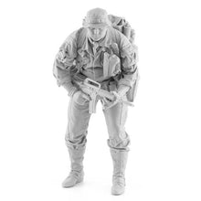 Load image into Gallery viewer, 1970 Vietnam War US Infantry Soldier Unpainted Resin Figure 1/16 Scale Unassembled Model