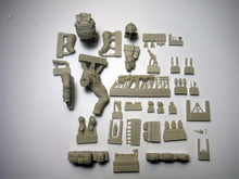 Load image into Gallery viewer, U.S. NAVY SEAL SCAR Mk.20 Sniper Soldier Throwing M18 Grenade Unpainted Resin Figure 1/16 Scale Unassembled Model