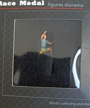 Load image into Gallery viewer, Miniature Rock Climber Figure 1/87 1/64 Scale Resin People Model Diorama Building Landscape DIY Craft Projects Dollhouse Scene Accessories