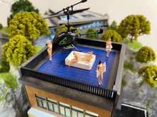 Load image into Gallery viewer, Miniature Bathtub Figures – 1:64 Scale Man Woman Bathing People for Dioramas, Architecture Models & Scenery Layouts