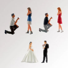 Load image into Gallery viewer, 2 pcs Miniature Marriage Proposal Couple People Figure 1:64 Model Sand Table Scenery Building Landscape Accessories Toys Diorama Supplies
