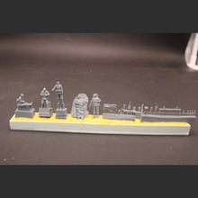 Load image into Gallery viewer, WWII German Army Doctor Injured Soldiers 5 People Miniature Unpainted Resin Figure 1/72 Scale Unassembled Model