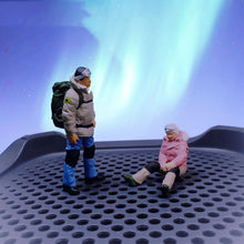 Load image into Gallery viewer, 2 pcs Miniature Climbing Hiking Man Woman People Figure 1:87 Model Sand Table Layout Building Landscape Accessories Diorama Supplies