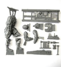 Load image into Gallery viewer, WWII Normandy War Anti-Tank Rocket Launcher Soldier Unpainted Resin Figure 1/16 Scale Unassembled Model