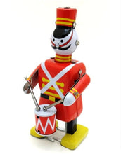 Load image into Gallery viewer, MS250 Vintage Robot Soldier Drummer Retro Clockwork Wind Up Tin Toy Collectible