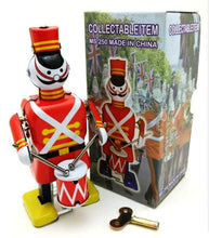 Load image into Gallery viewer, MS250 Vintage Robot Soldier Drummer Retro Clockwork Wind Up Tin Toy Collectible