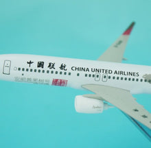 Load image into Gallery viewer, China United Airlines Boeing 737 B-5448 Airplane 16cm Diecast Plane Model