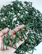 Load image into Gallery viewer, 100 pcs Classic WWII Military Plastic Toy Soldiers Army Men 5cm Figures (Choose Color)