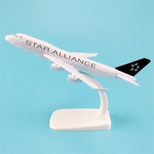 Load image into Gallery viewer, Star Alliance Airlines Boeing 747 Airplane 16cm Diecast Plane Model