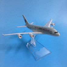 Load image into Gallery viewer, QATAR Airways Airbus A380 Airplane 16cm DieCast Plane Model