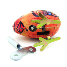 Load image into Gallery viewer, MS006 Classic Pecking Chicken Retro Clockwork Wind Up Tin Toy Collectible
