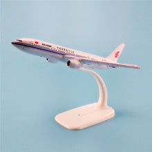 Load image into Gallery viewer, AIR CHINA Boeing 777 B-2066 Airplane 16cm Diecast Plane Model