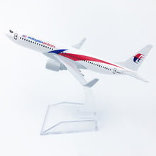 Load image into Gallery viewer, Malaysia Airlines Boeing 737 Airplane 16cm DieCast Plane Model