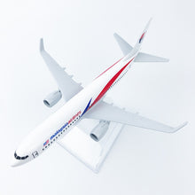 Load image into Gallery viewer, Malaysia Airlines Boeing 737 Airplane 16cm DieCast Plane Model